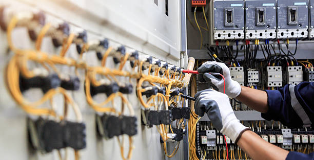 Professional Electrician technician working in Wakefield, KS